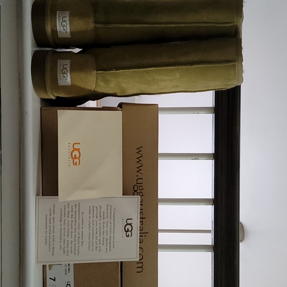 Classic Tall Ugg Sage Color- Authentic - Picture 6 of 7